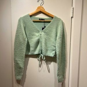 Mint green crop sweater, size M, NWT